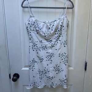 Sunday Best Delilah Dress in Large – White and Blue Floral